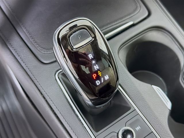 Used 2023 Cadillac XT4 Luxury w/ Cold Weather Package AWD/4WD image 17