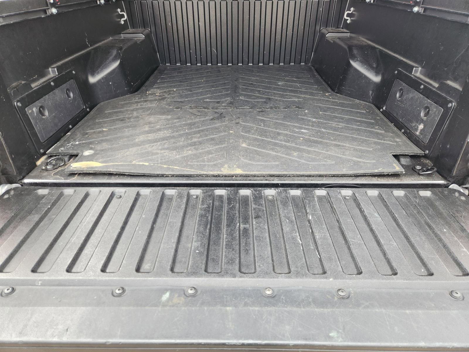 Used 2018 Toyota Tacoma SR5 image 36