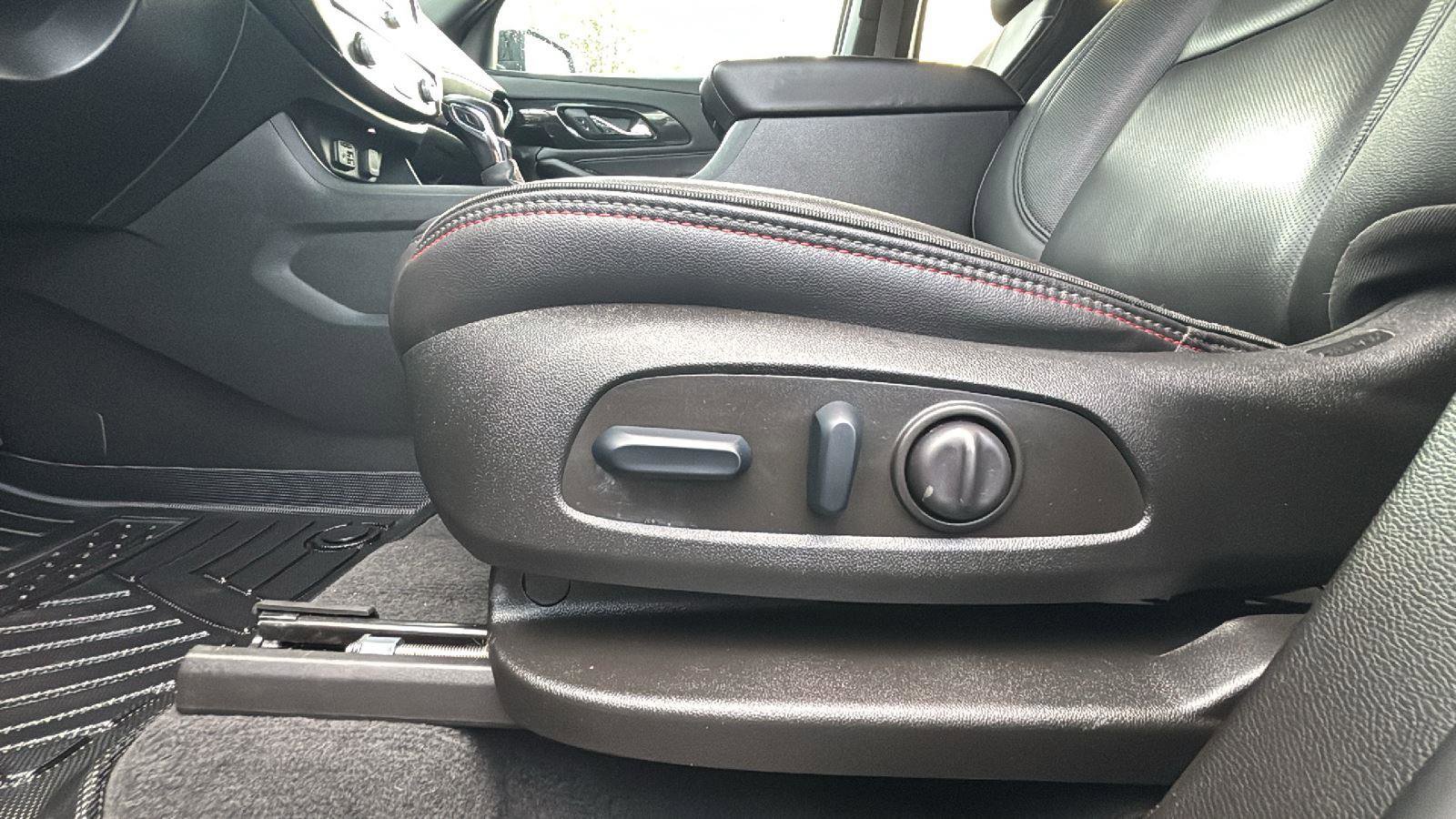 Used 2024 Chevrolet Traverse RS image 23