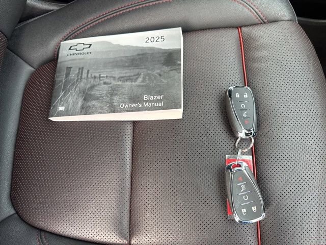 Used 2025 Chevrolet Blazer RS image 19