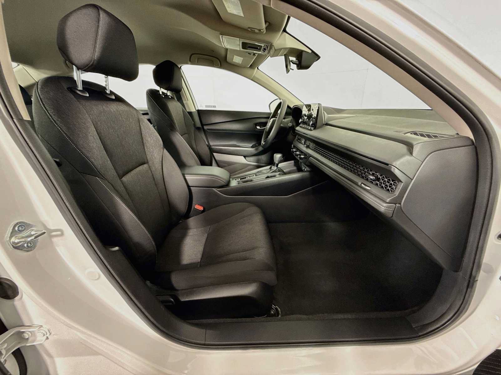 Used 2023 Honda Accord LX image 23