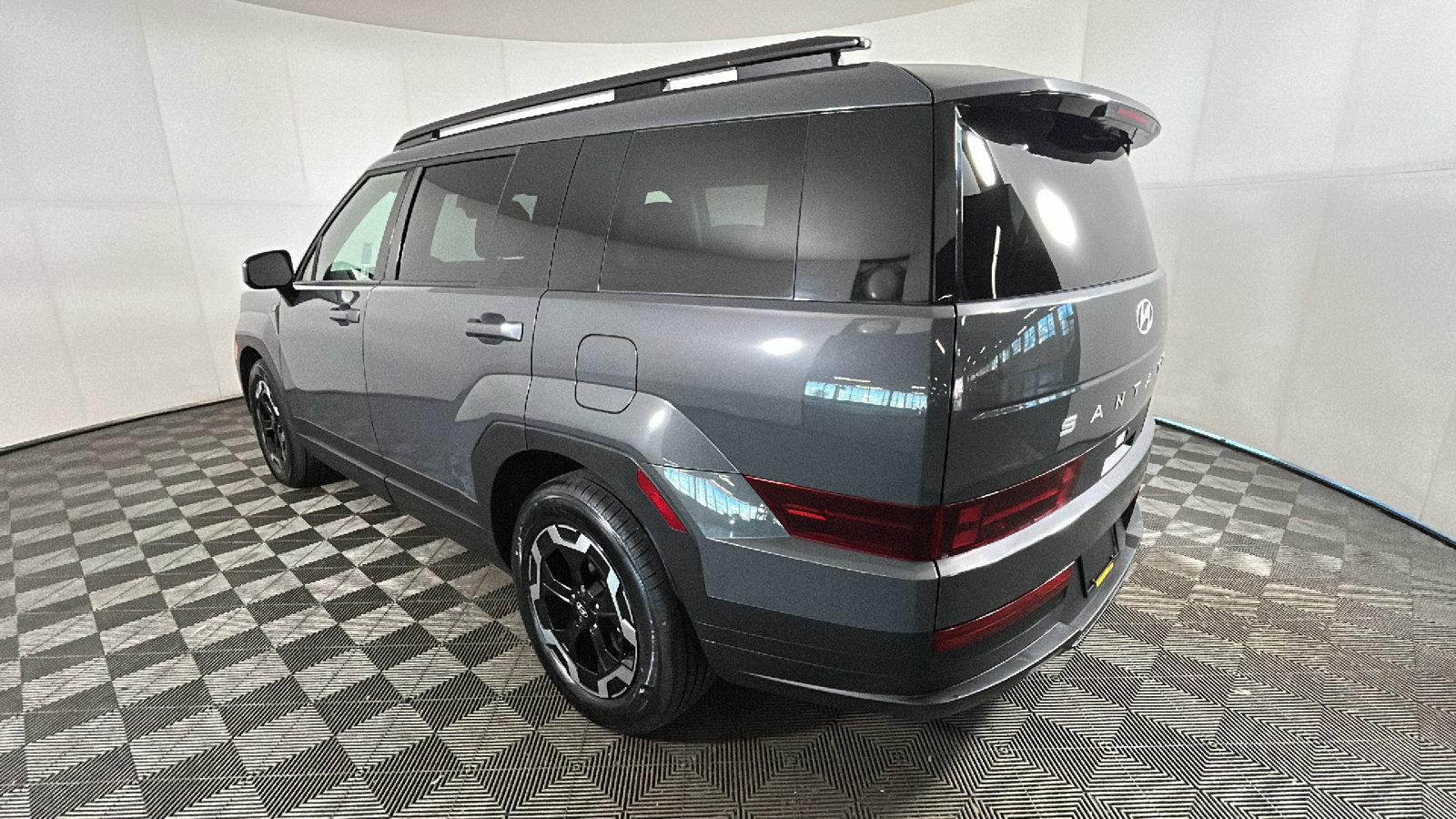 Used 2025 Hyundai Santa Fe SEL FWD image 5