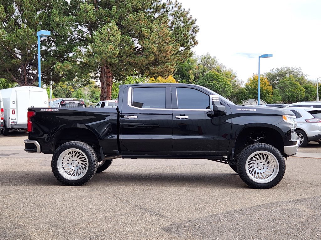 Used 2023 Chevrolet Silverado 1500 LTZ w/ LTZ Premium Package AWD/4WD image 2