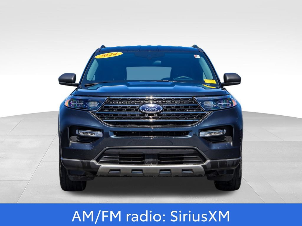 Used 2024 Ford Explorer XLT w/ Equipment Group 202A AWD/4WD image 2