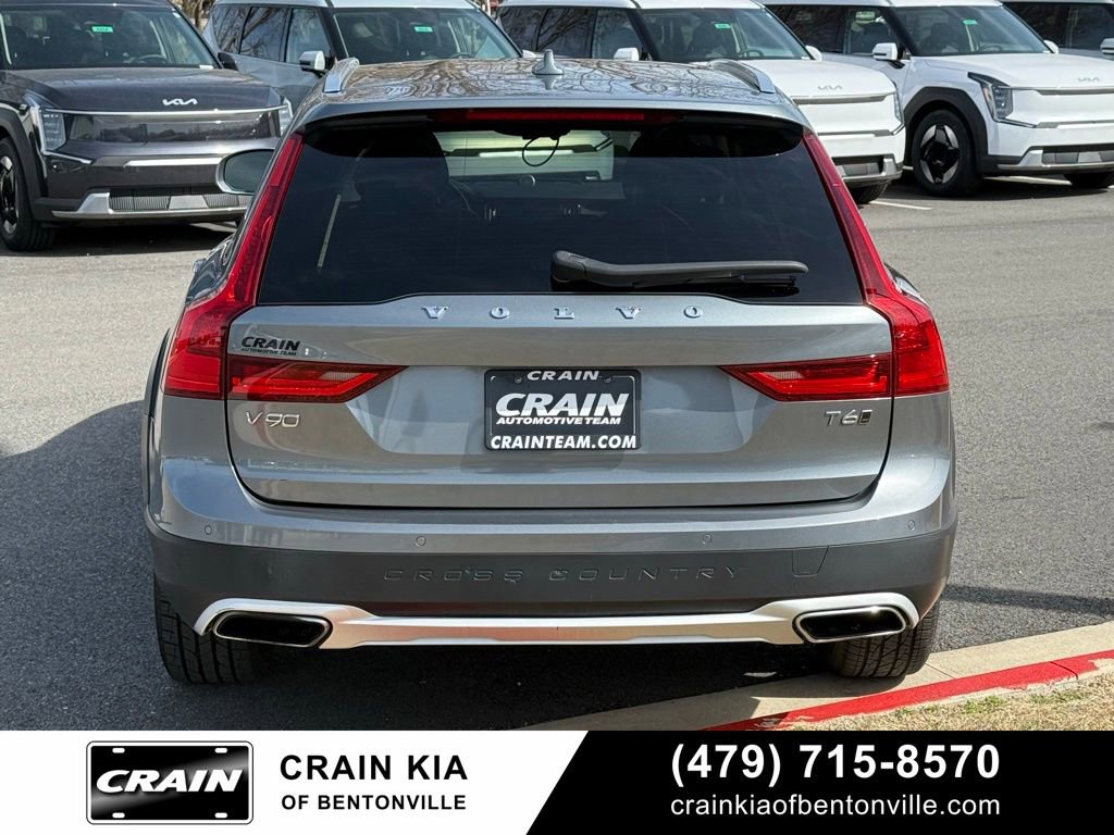 Used 2017 Volvo V90 T6 Cross Country image 6