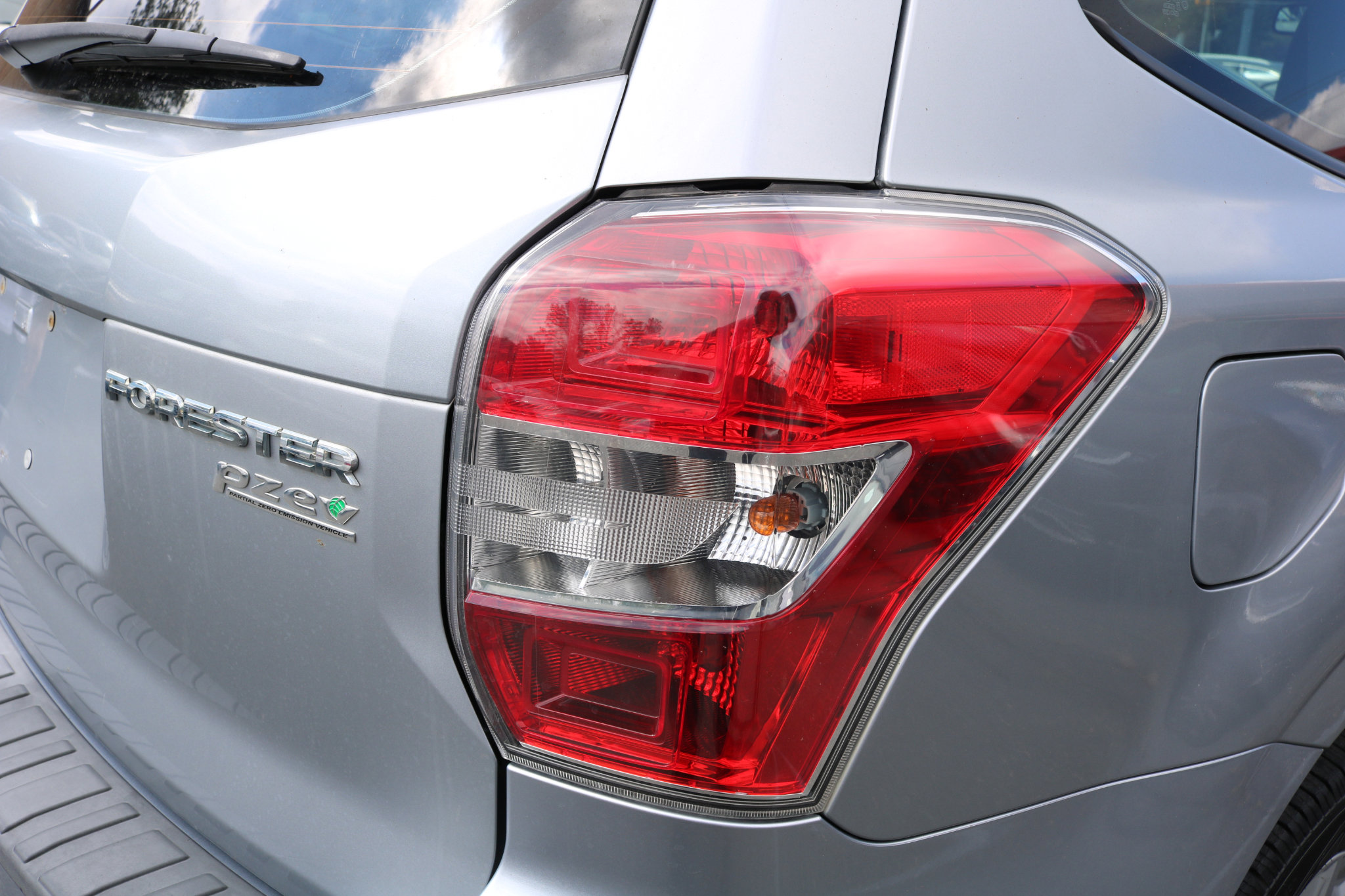 Used 2015 Subaru Forester 2.5i w/ Alloy Wheel Package image 10