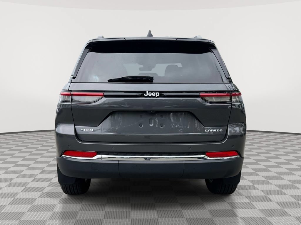 Used 2025 Jeep Grand Cherokee Laredo X w/ MOPAR Finishing Package AWD/4WD image 7