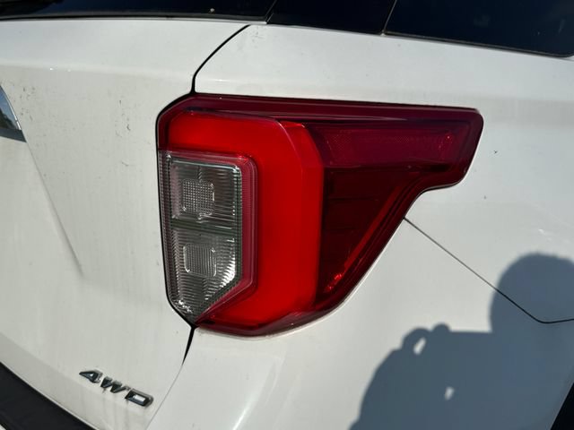 Used 2021 Ford Explorer XLT w/ Equipment Group 202A AWD/4WD image 18