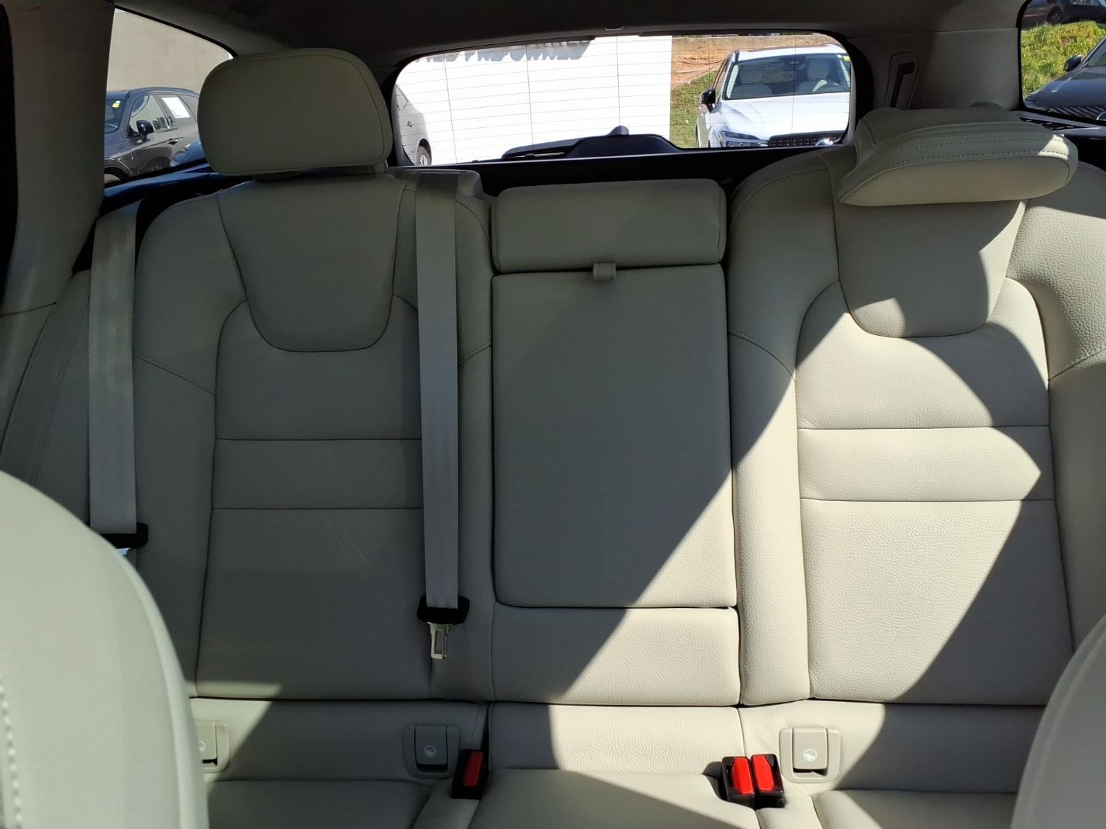 Certified 2025 Volvo V60 B5 Cross Country Plus AWD/4WD image 19