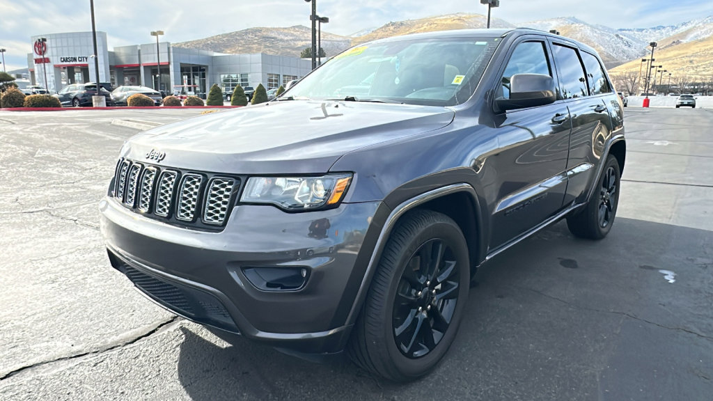 Used 2021 Jeep Grand Cherokee Laredo X image 7