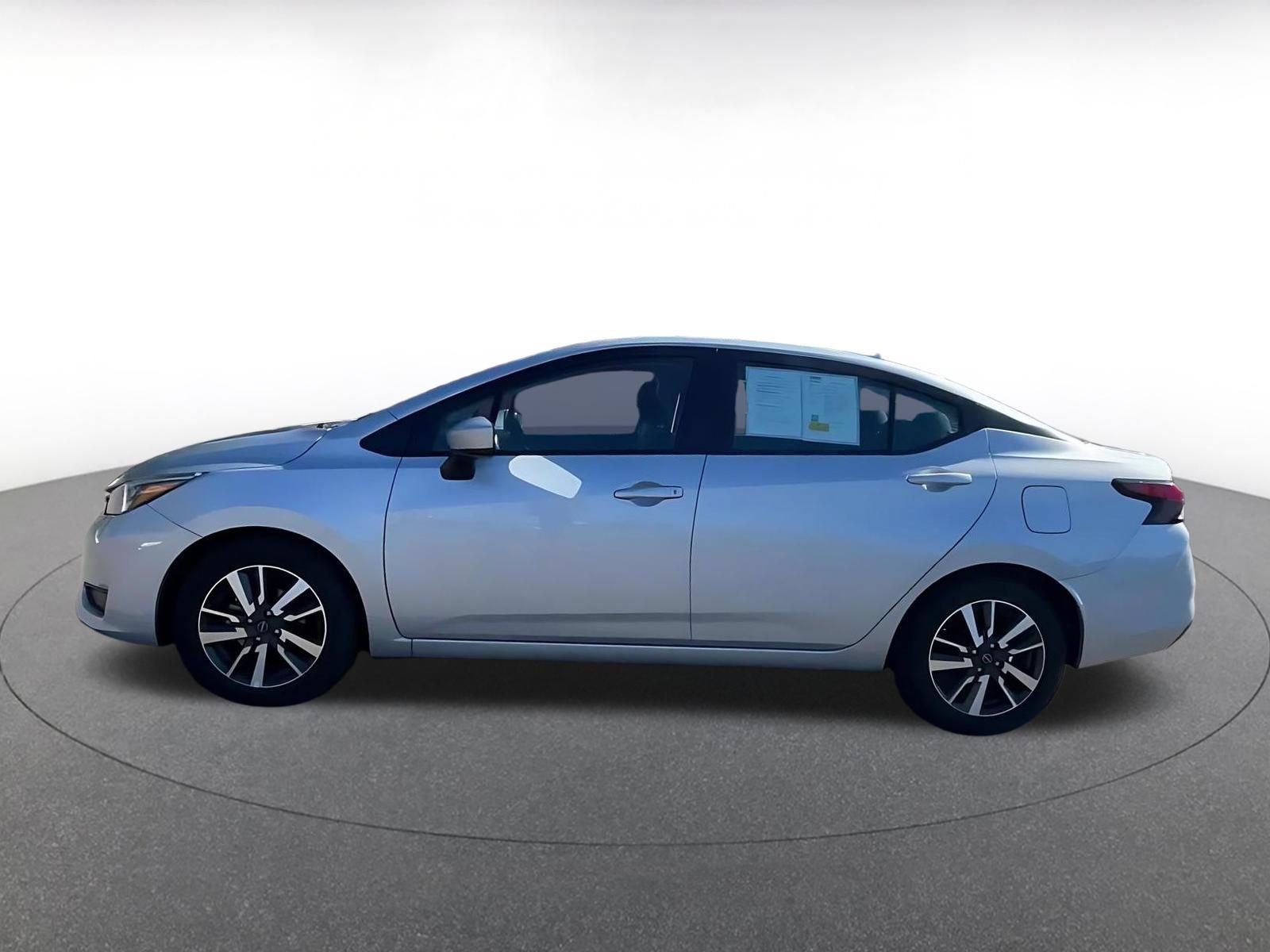 Used 2025 Nissan Versa SV FWD image 7