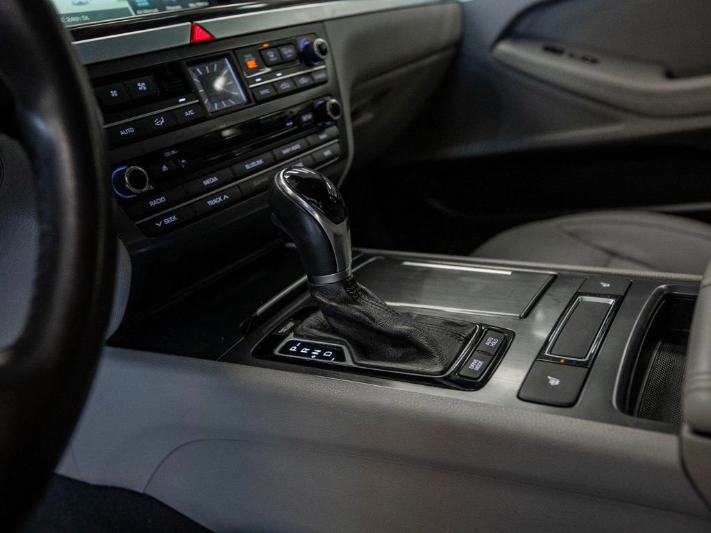 Used 2017 Genesis G80 3.8 image 22