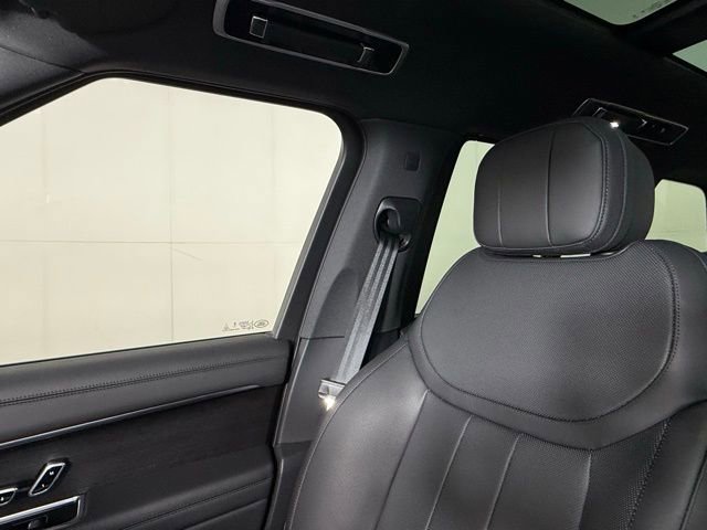 New 2025 Land Rover Range Rover SE image 19