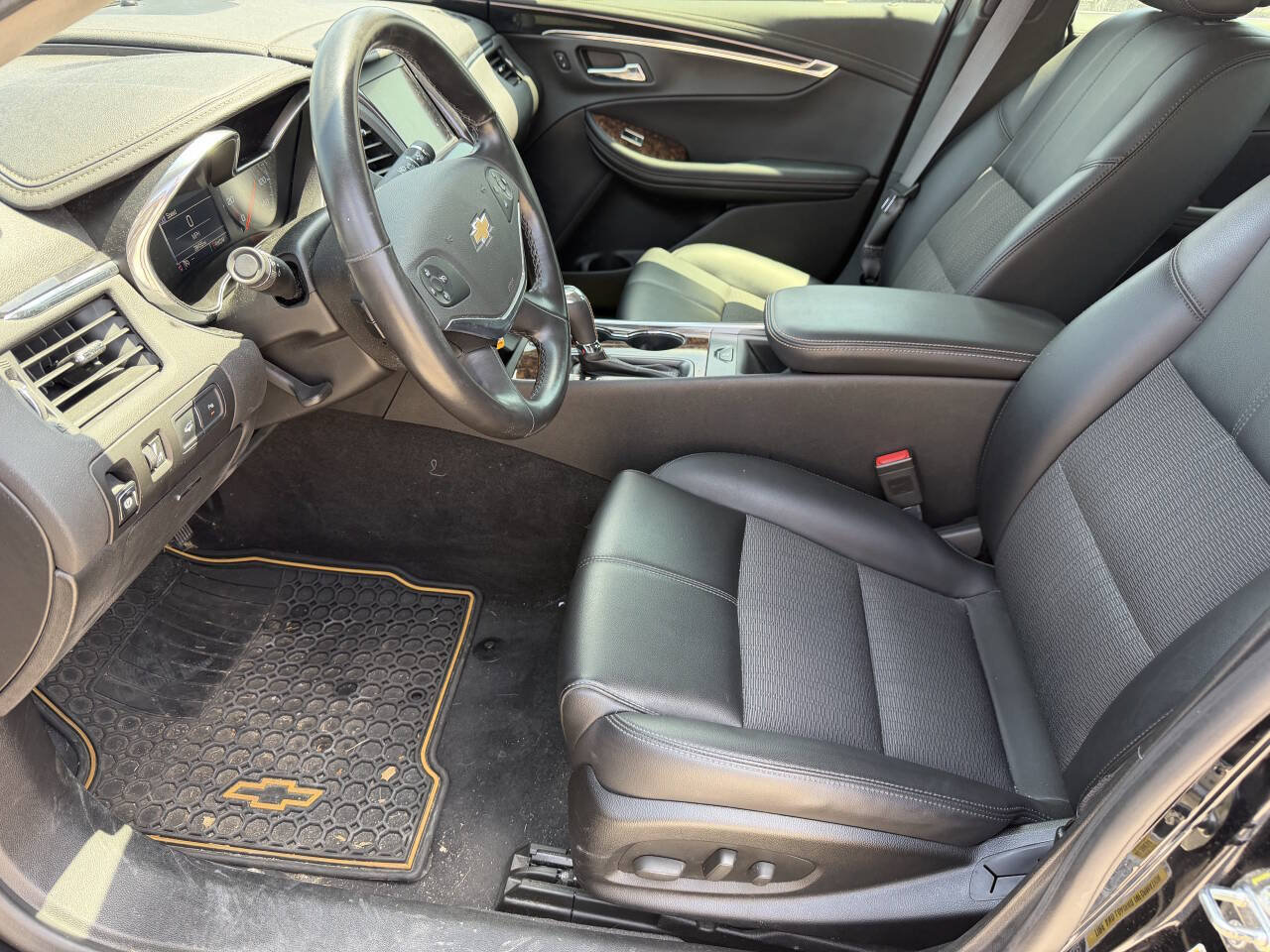 Used 2014 Chevrolet Impala LT w/ Convenience Package FWD image 14