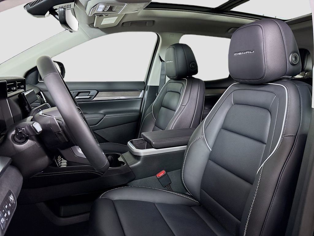 New 2026 GMC Terrain Denali w/ LPO, Black Badging Package image 20