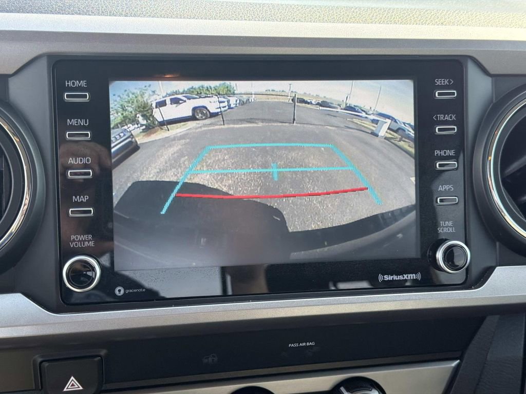 Used 2020 Toyota Tacoma SR5 AWD/4WD image 33