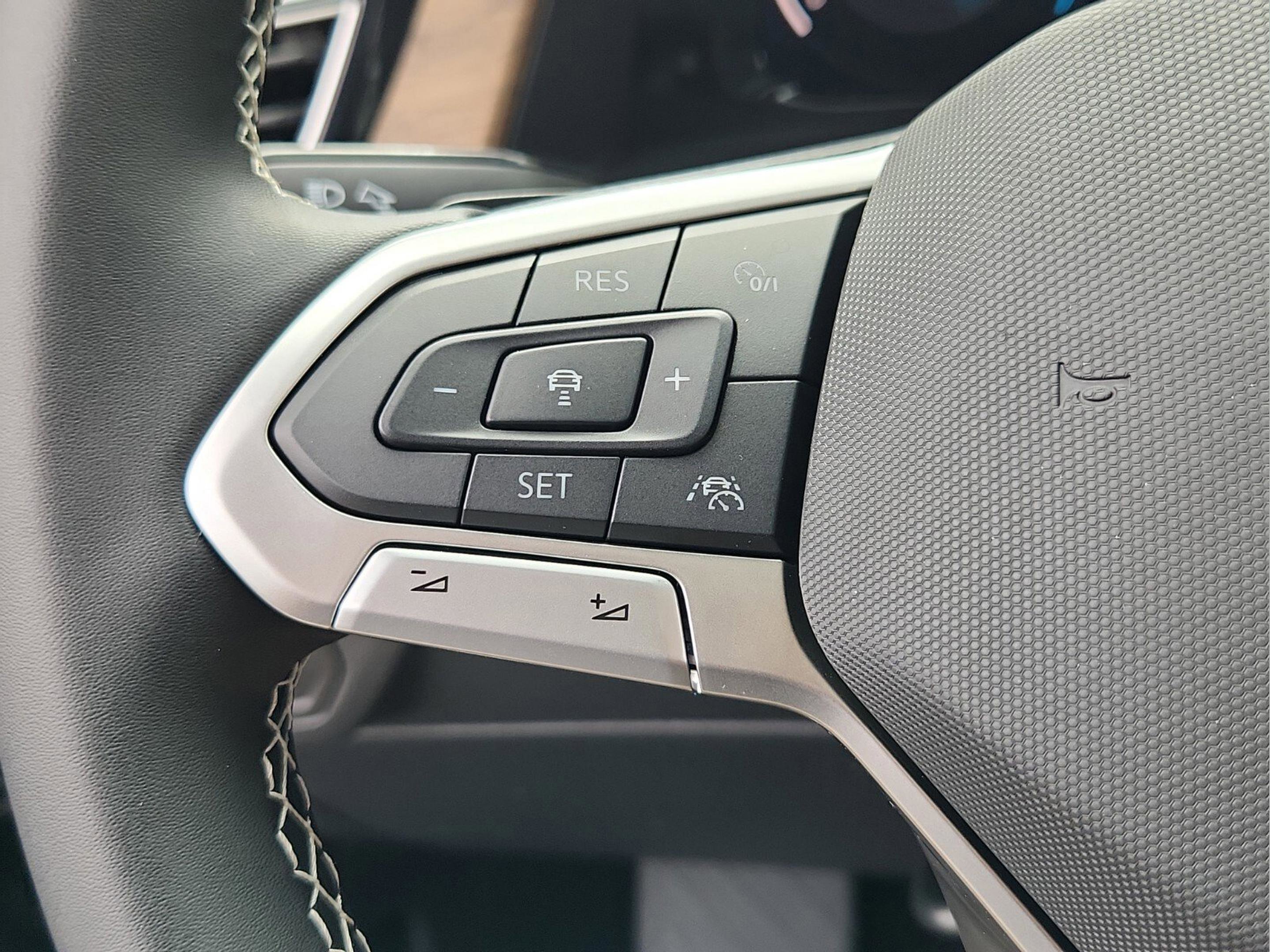 New 2026 Volkswagen Atlas SE image 23