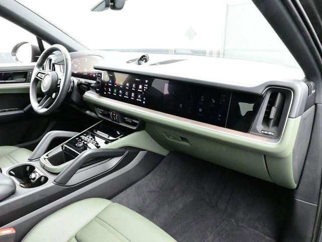 Certified 2025 Porsche Cayenne E-Hybrid Coupe image 19