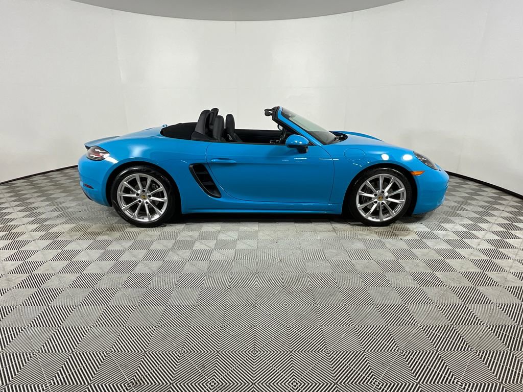 Used 2017 Porsche 718 Boxster RWD image 6