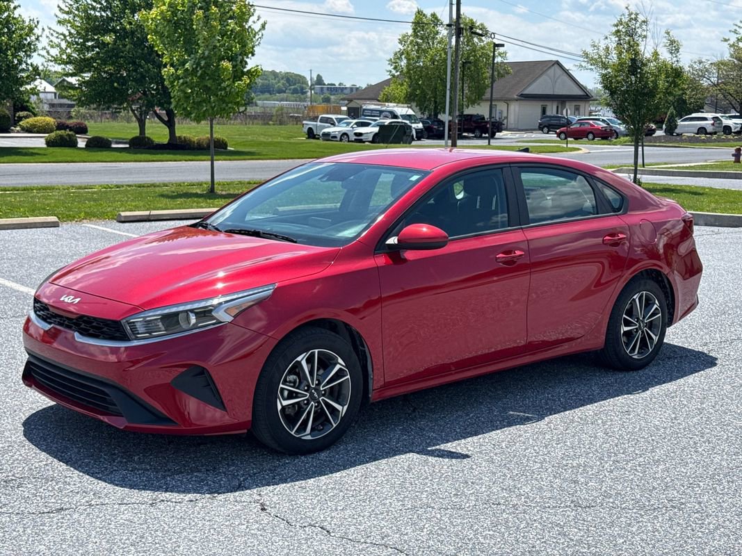 Used 2024 Kia Forte LXS FWD image 3
