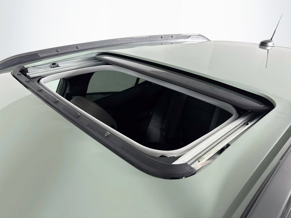 New 2026 Chevrolet Trax ACTIV w/ Sunroof Package FWD image 21