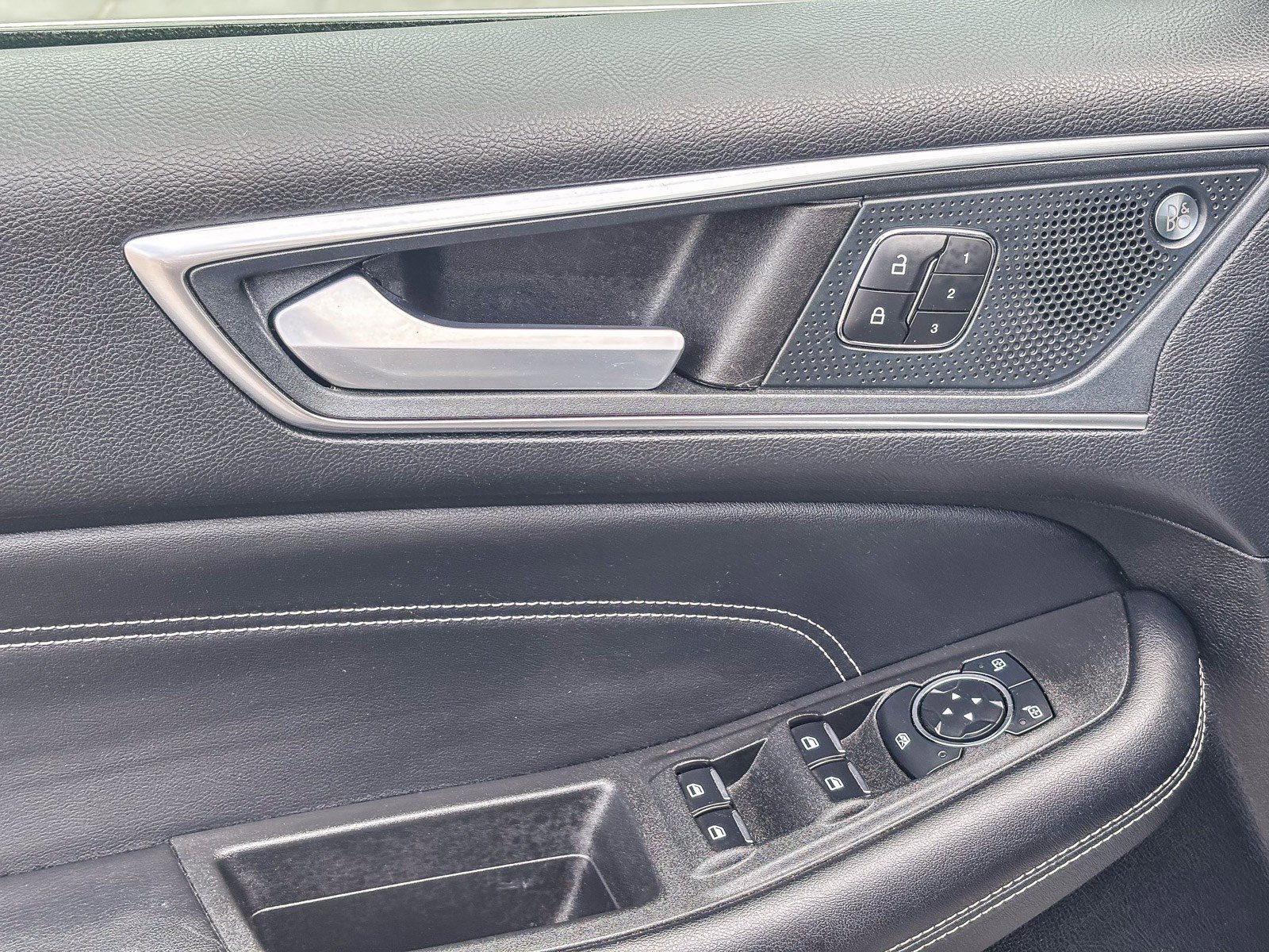 Used 2023 Ford Edge Titanium image 22