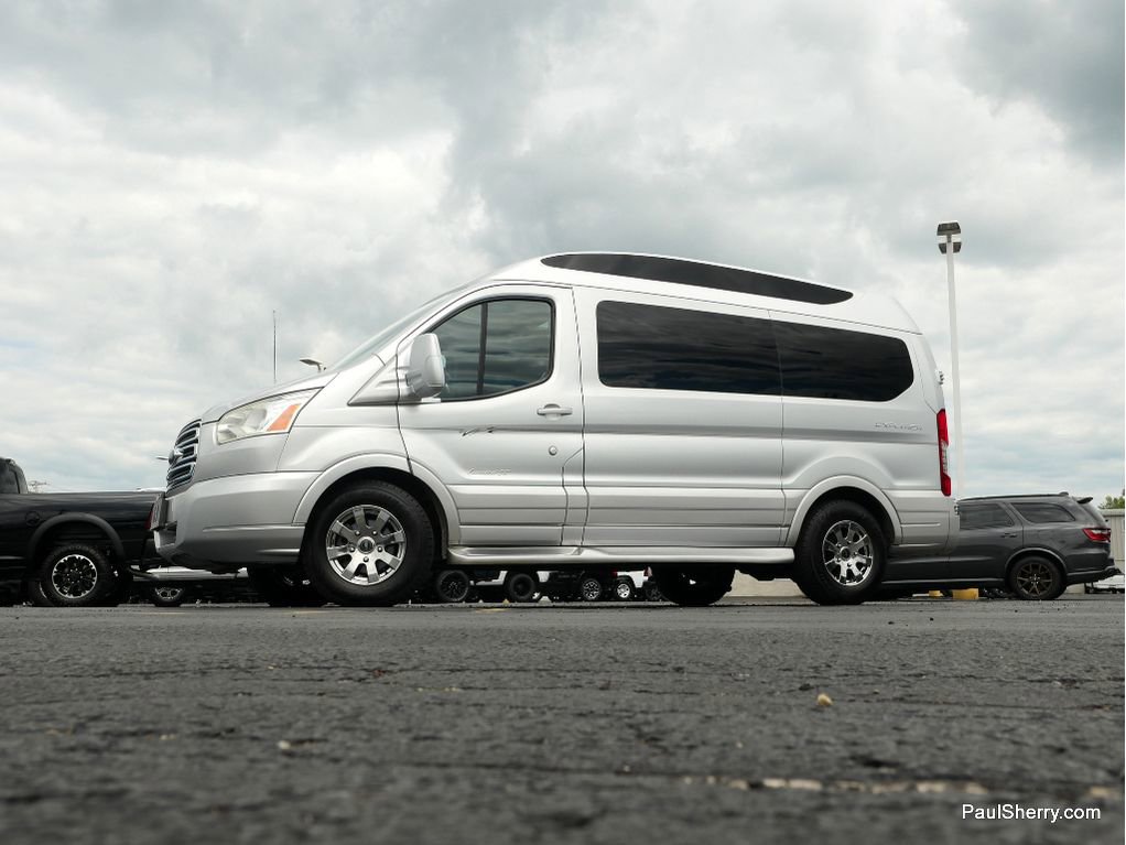 Used 2017 Ford Transit 150 XLT image 7