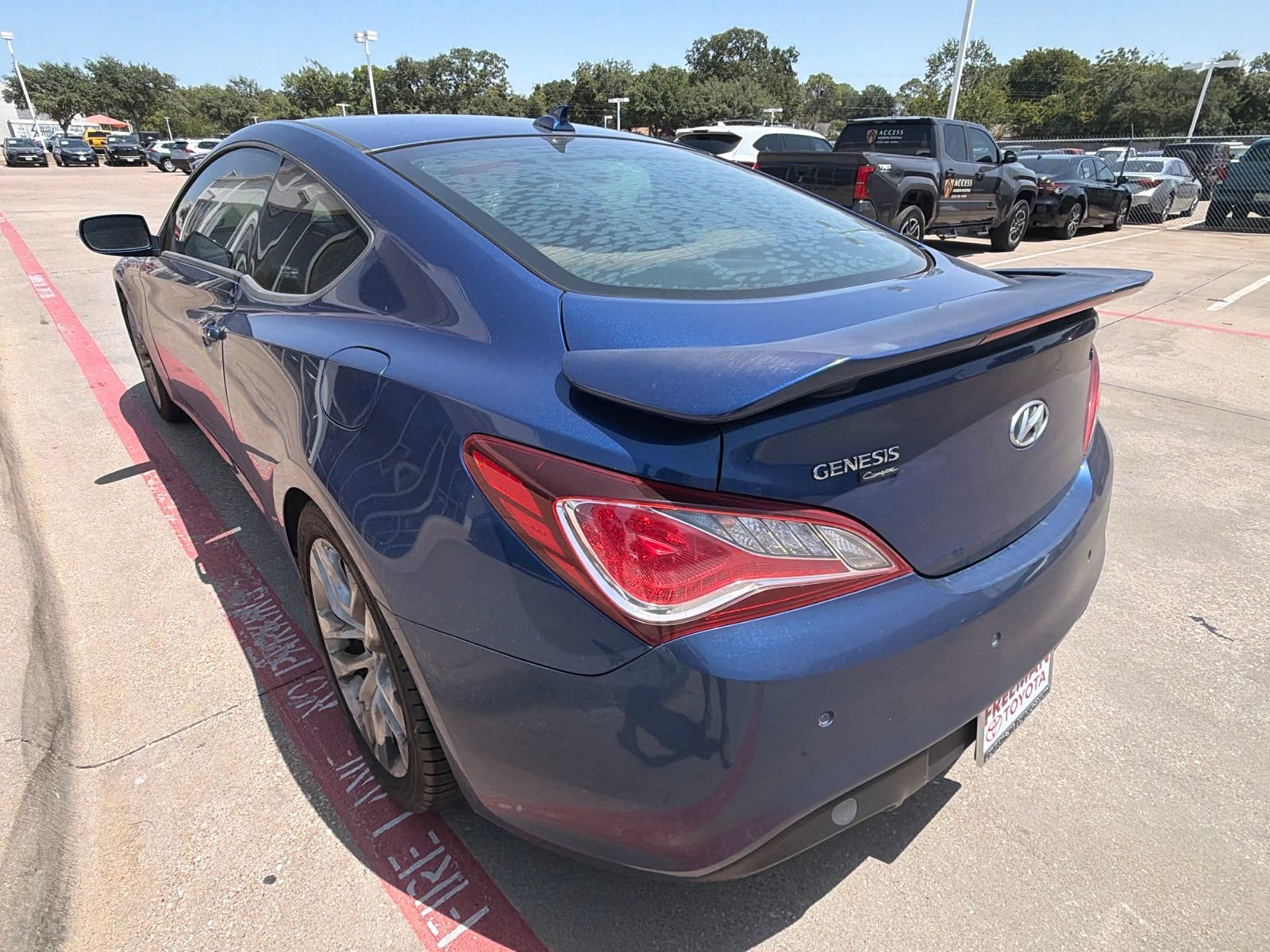 Used 2016 Hyundai Genesis Coupe 3.8 RWD image 10
