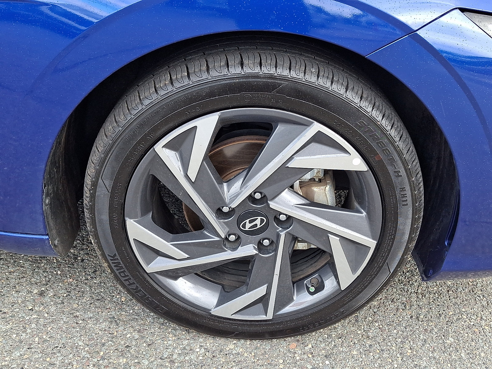 Used 2024 Hyundai Elantra Limited FWD image 9