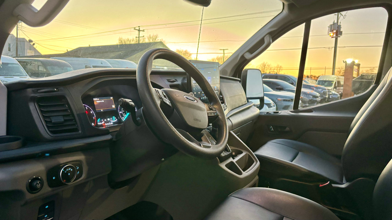 Used 2022 Ford Transit 150 Low Roof AWD image 5