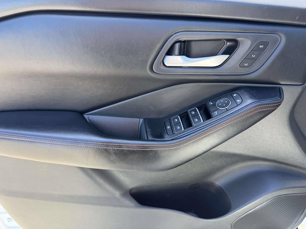 Certified 2025 Nissan Rogue SV w/ Rock Creek Premium Package AWD/4WD image 17