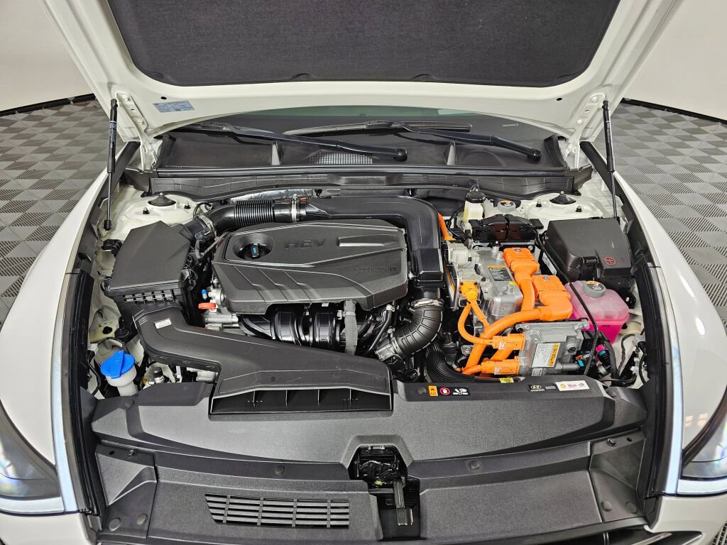 Used 2023 Hyundai Sonata Limited w/ Cargo Package image 9