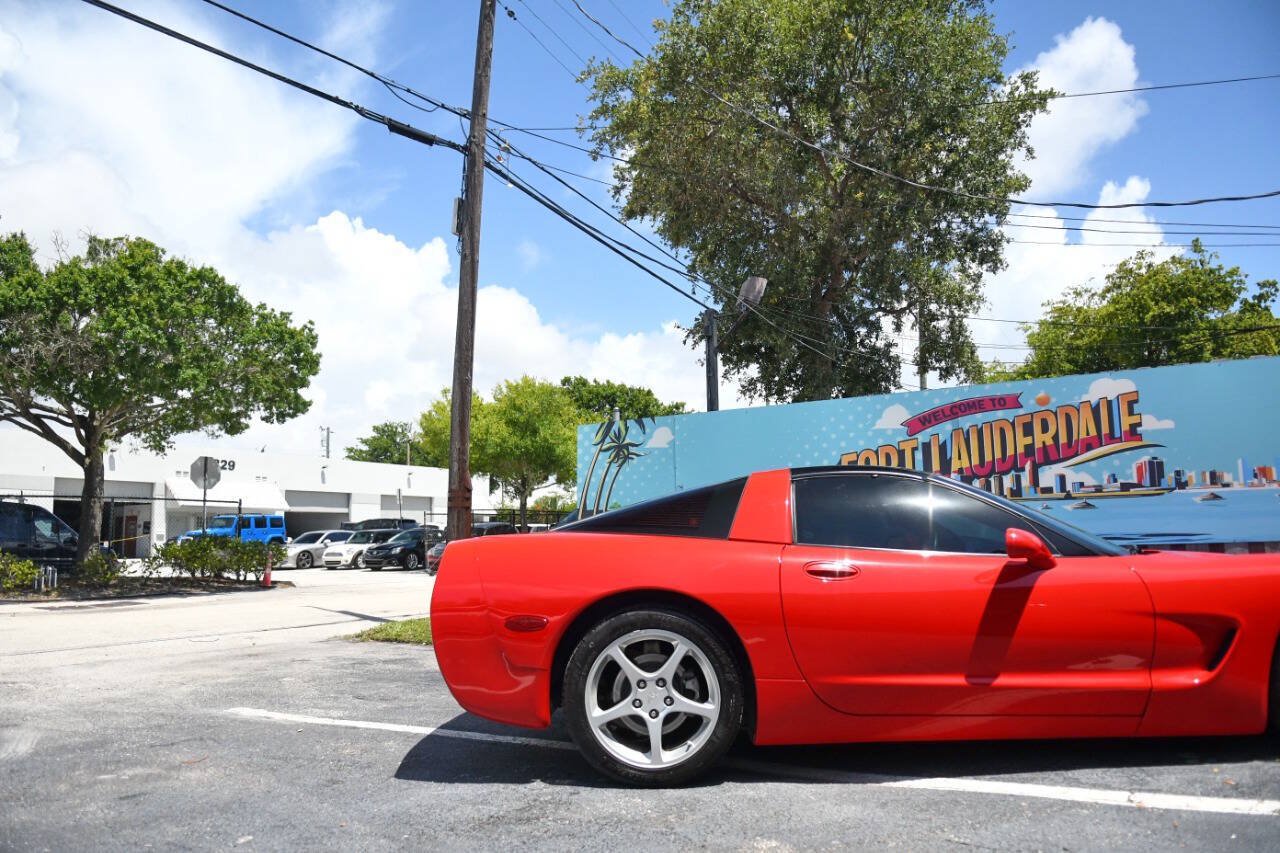 Used 2004 Chevrolet Corvette Coupe w/ Roof Package RWD image 30