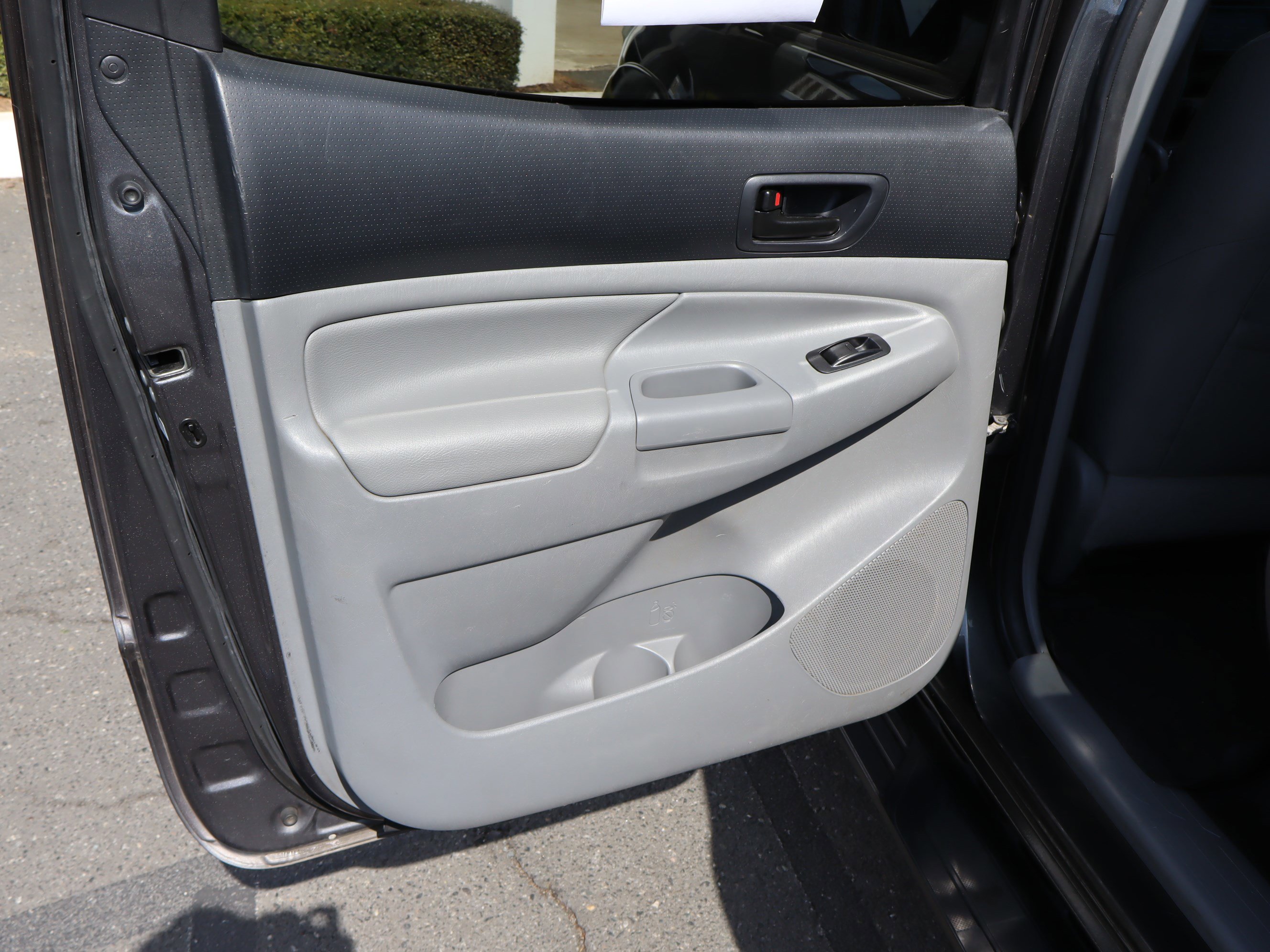 Used 2015 Toyota Tacoma PreRunner w/ TRD Sport Package image 33