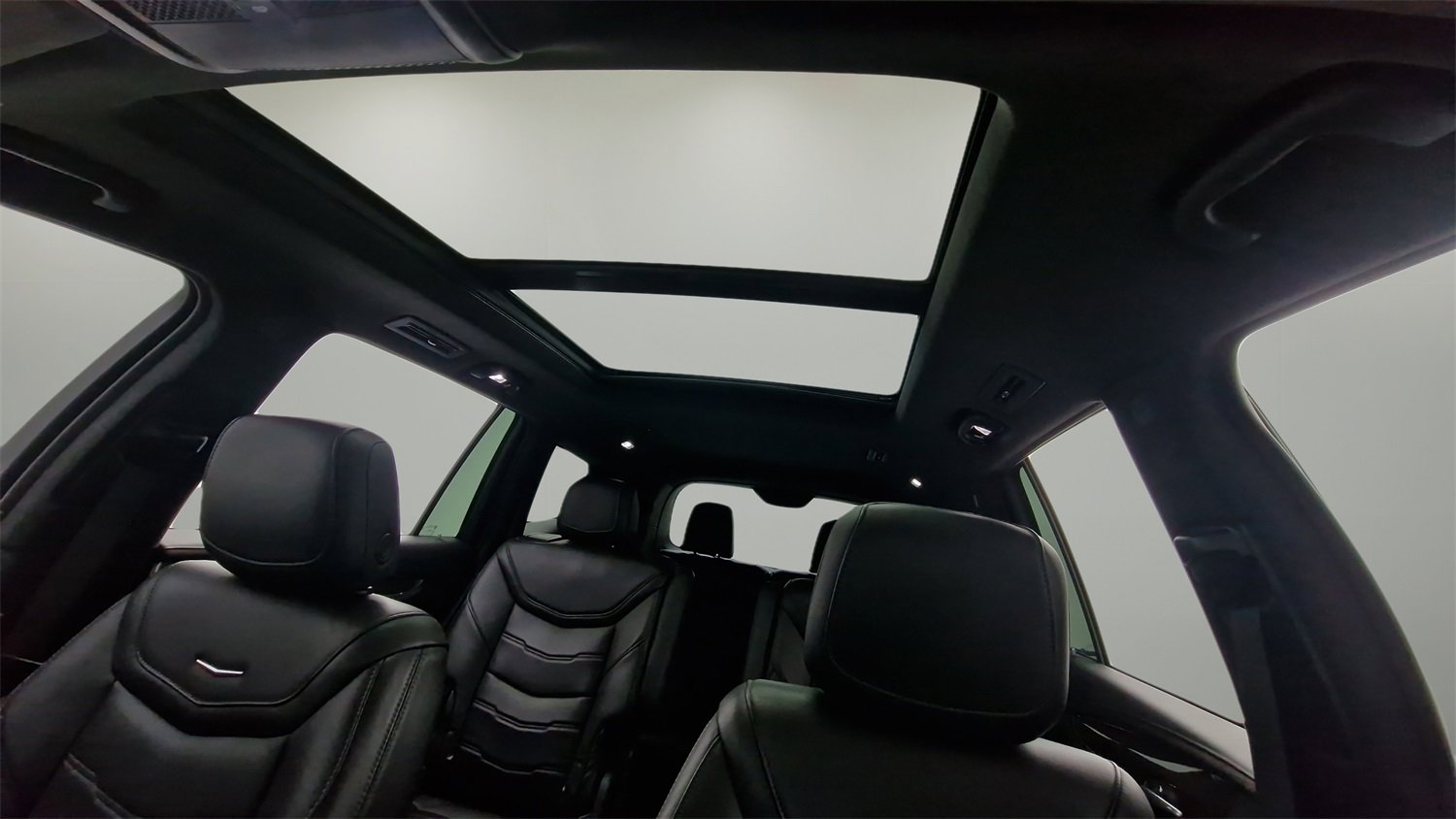 Used 2022 Cadillac XT6 Premium Luxury w/ Platinum Package image 26