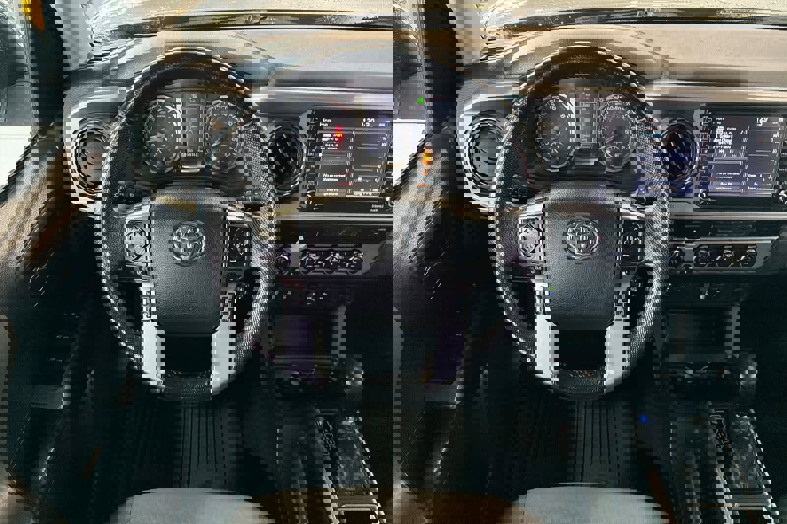 Used 2023 Toyota Tacoma SR5 w/ Technology Package image 16