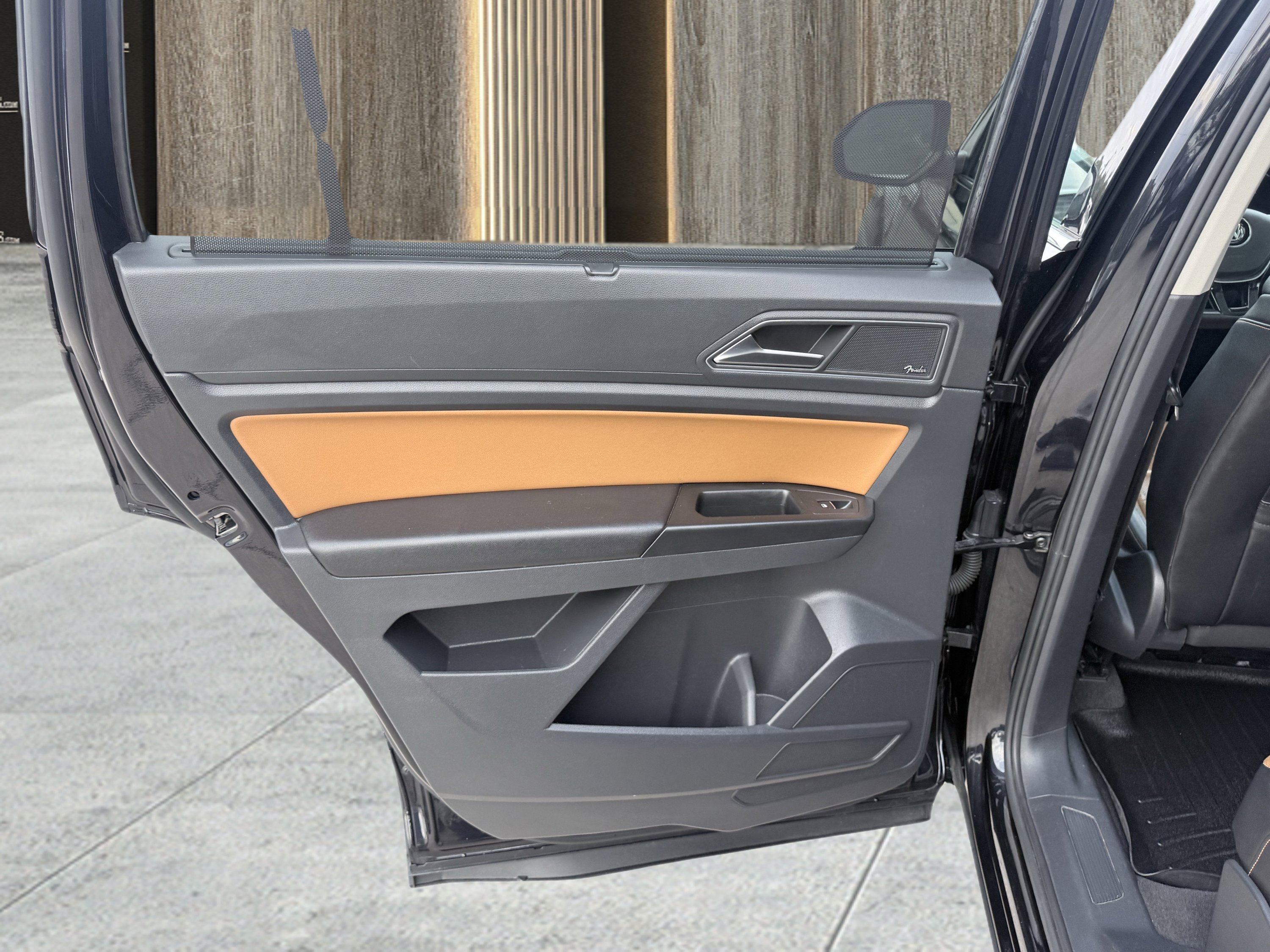 Used 2018 Volkswagen Atlas SEL Premium image 32