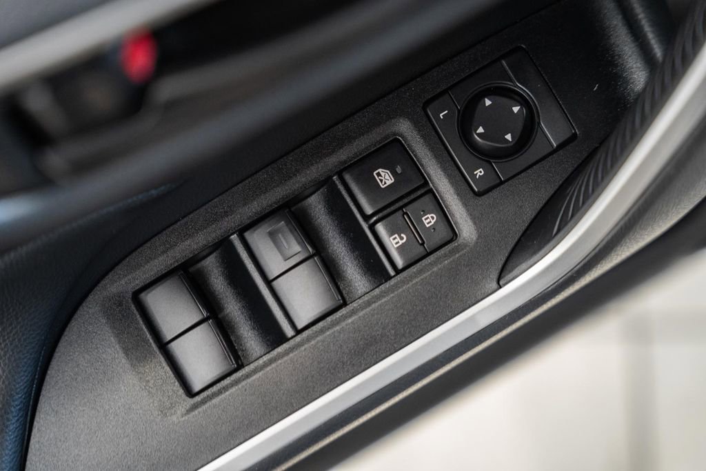 Used 2025 Toyota RAV4 LE image 33