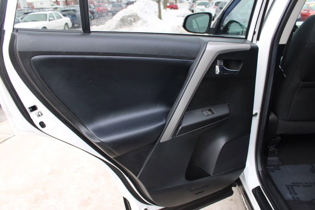 Used 2018 Toyota RAV4 XLE image 25