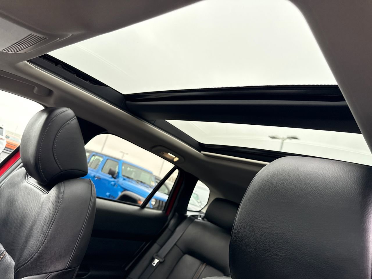 Used 2025 MAZDA CX-50 AWD 2.5 S w/ Premium Plus Pkg image 12