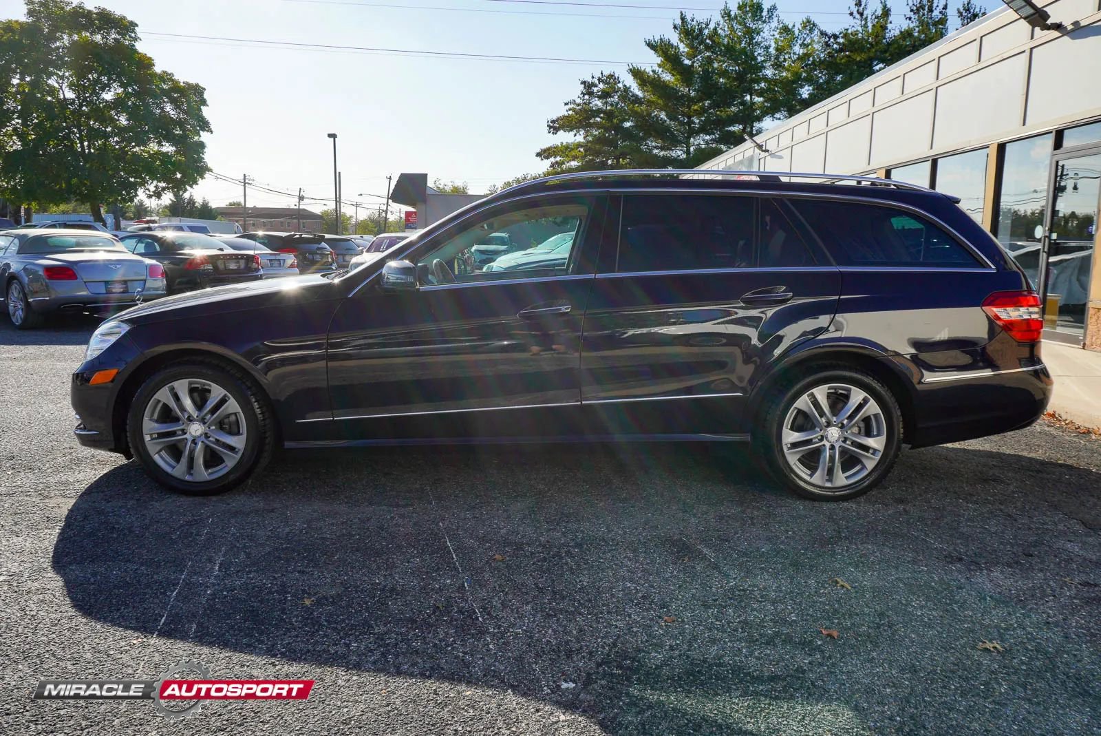 Used 2011 Mercedes-Benz E 350 4MATIC Wagon image 4
