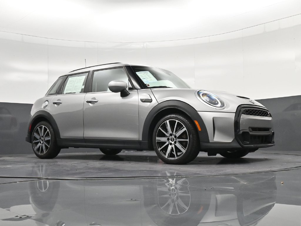 Used 2024 MINI Cooper S w/ Signature Upholstery Package FWD image 28