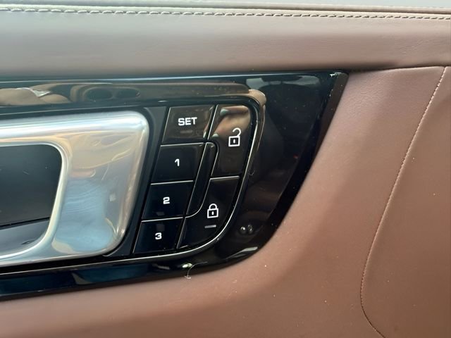 Used 2020 Porsche Cayenne S image 16