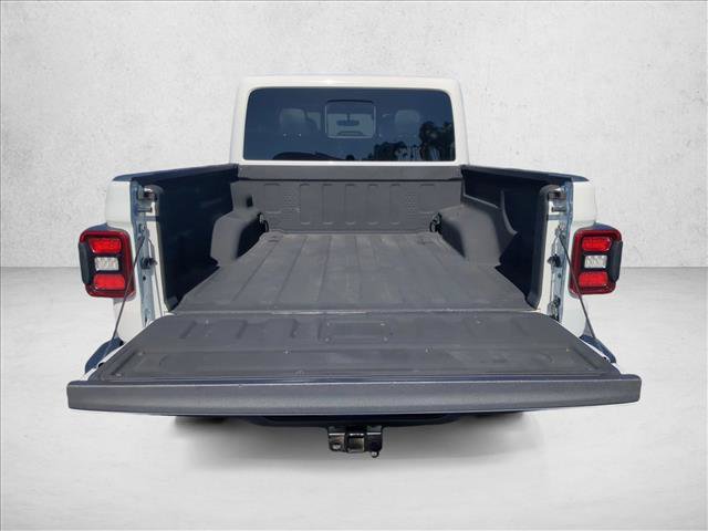 Used 2022 Jeep Gladiator Overland w/ Popular Equipment Package AWD/4WD image 6