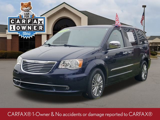 Used 2014 Chrysler Town & Country Touring-L image 2