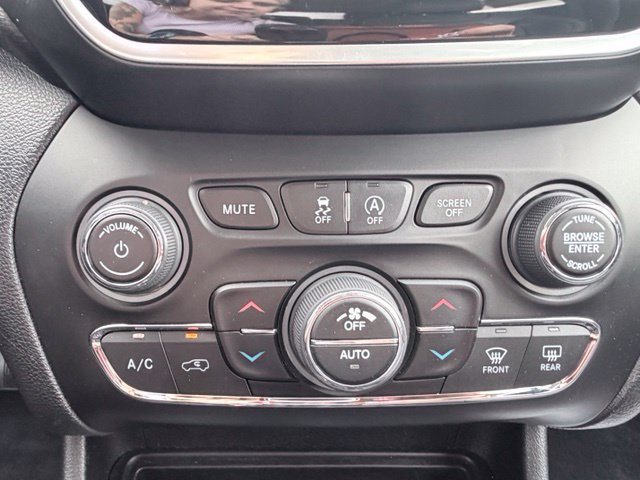 Used 2021 Jeep Cherokee Limited AWD/4WD image 16