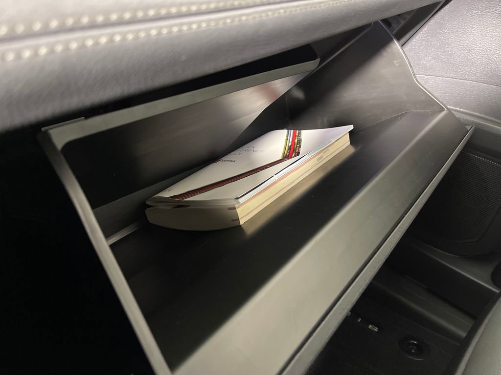 Certified 2024 Toyota Sienna XLE image 25