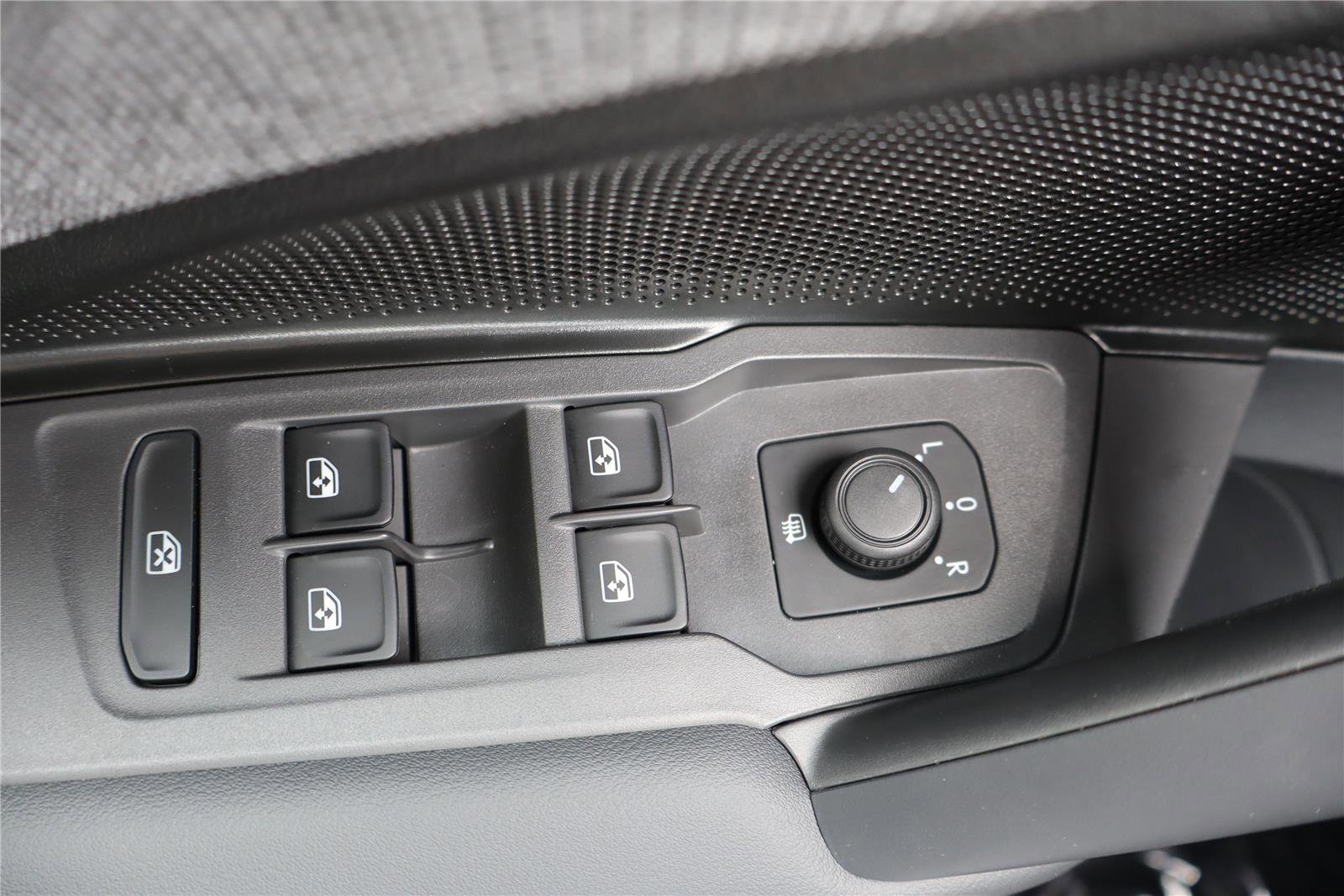 New 2026 Volkswagen Tiguan S AWD/4WD image 13