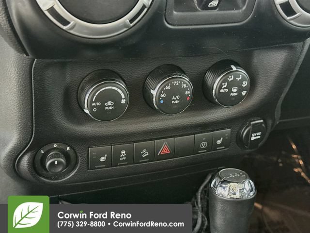 Used 2014 Jeep Wrangler Unlimited Rubicon w/ Connectivity Group AWD/4WD image 18