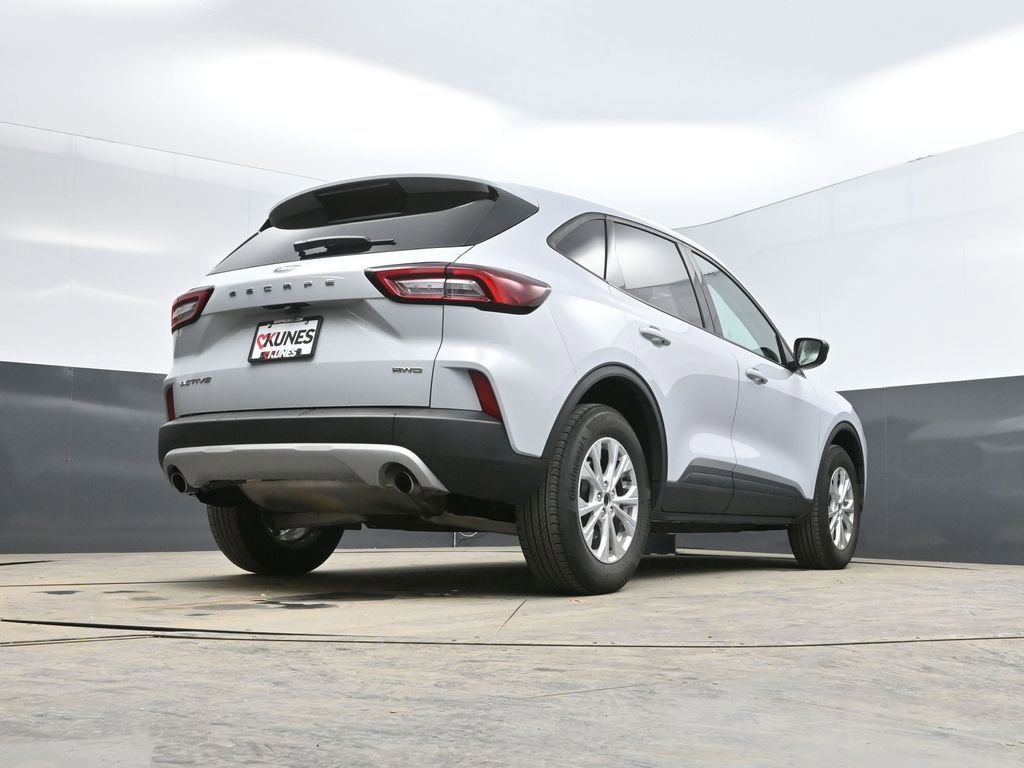 Used 2025 Ford Escape Active image 35